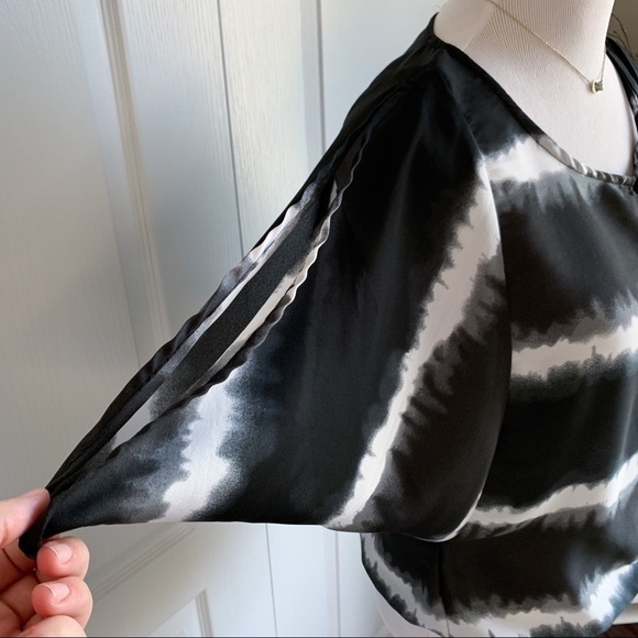 Converse All Star Sheer Batwing Top - Picture 5 of 8